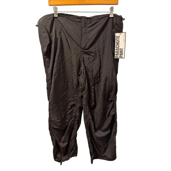 Almost Famous Sz  XL Black Parachute Pants Nylon Lightweight Relaxed Fit . NWT - Picture 1 of 12